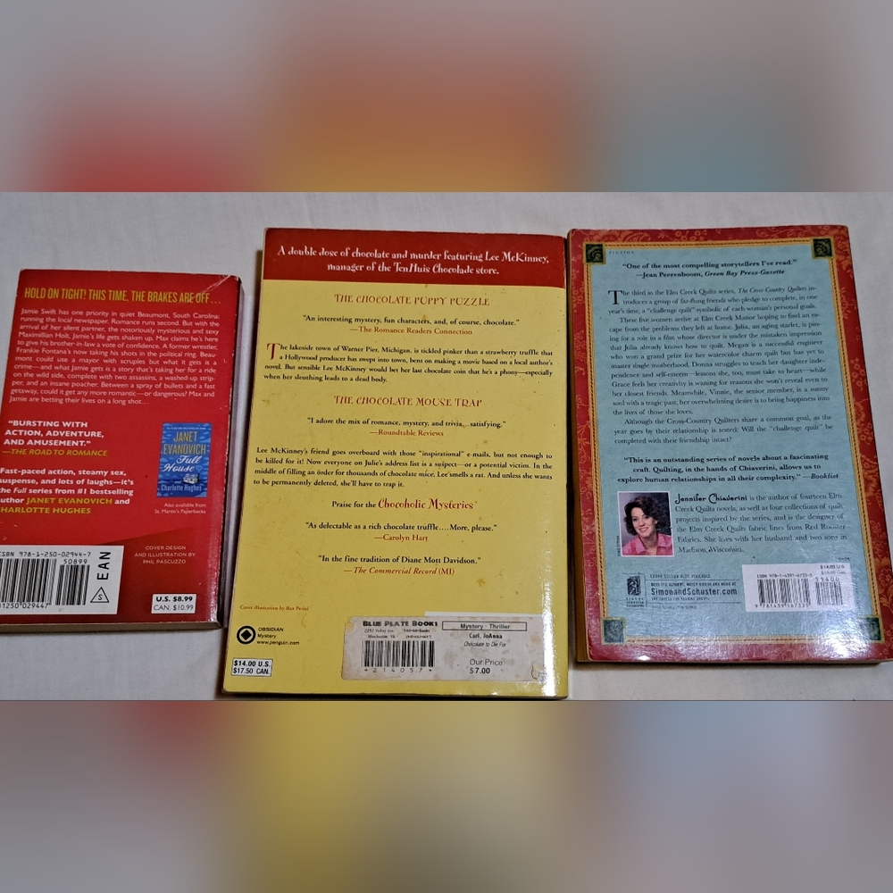 Janet Evanovich, JoAnn Carl, & Jennifer Chiauerini Set Of 3